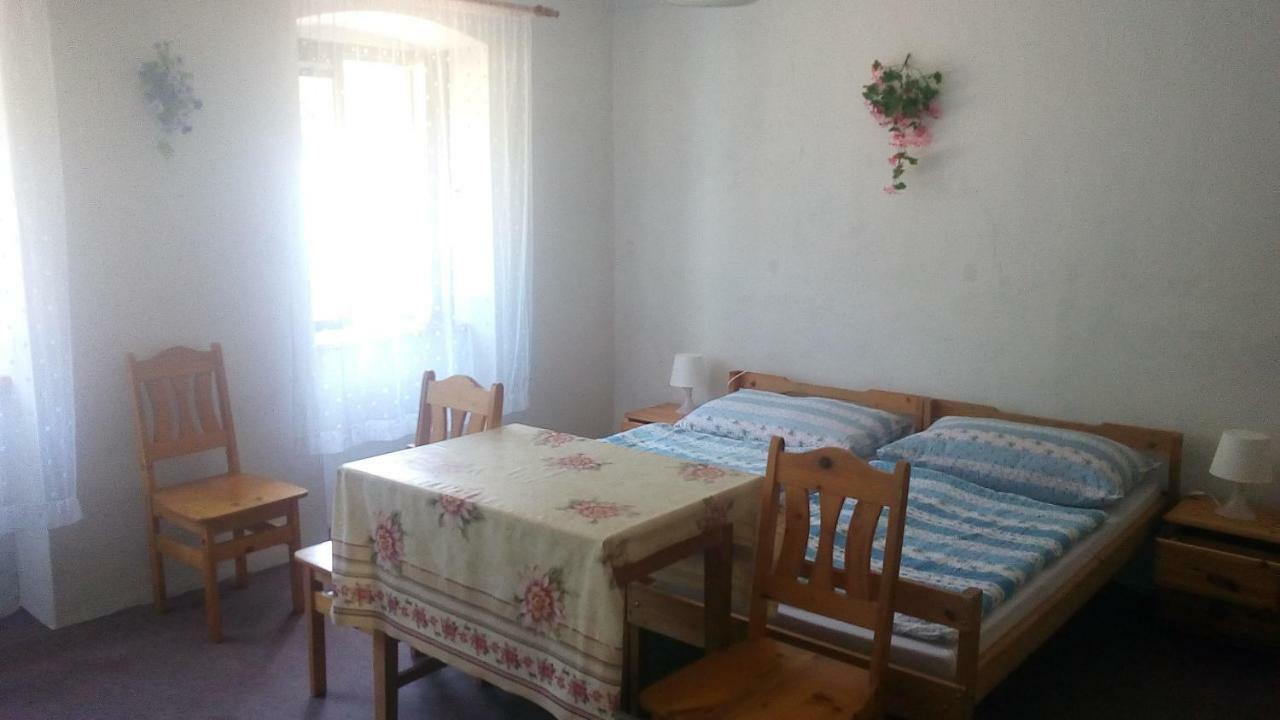 Pronajem Pokoju Belle Vue Apartment Vranov nad Dyji Exterior photo